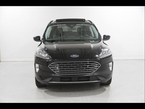 Used 2022 Ford Escape Titanium w/ Titanium Elite Package AWD/4WD image 2