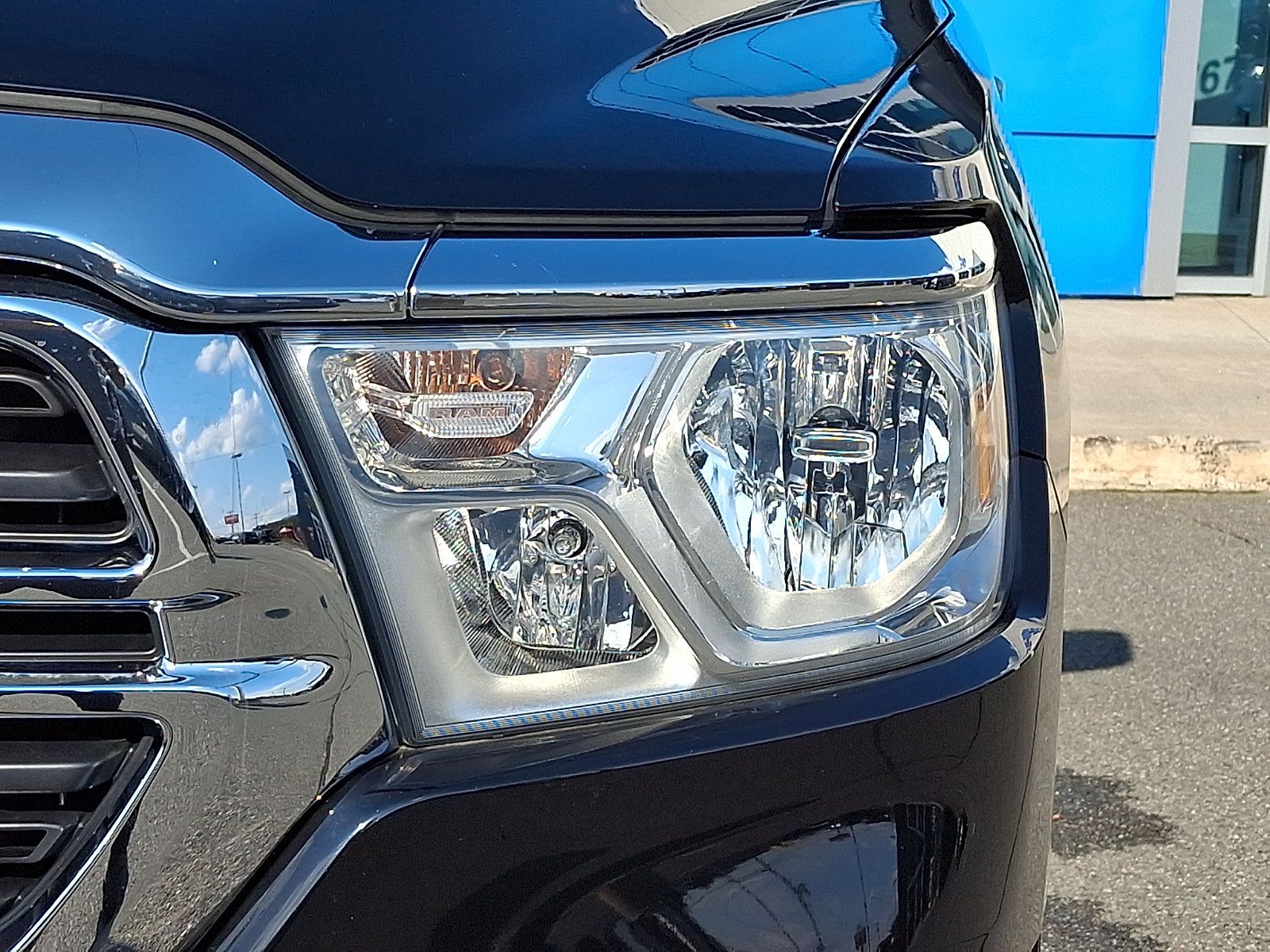 Used 2023 RAM 1500 Big Horn AWD/4WD image 9