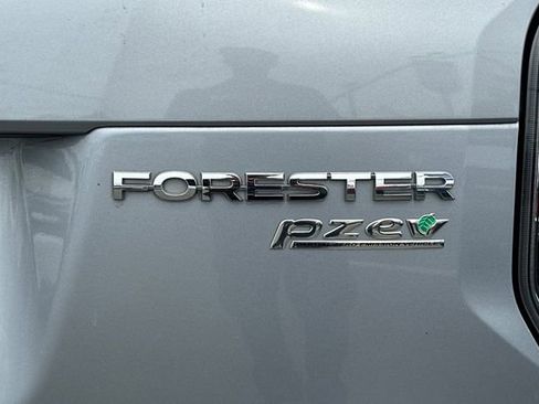 Used 2017 Subaru Forester 2.5i Limited image 7