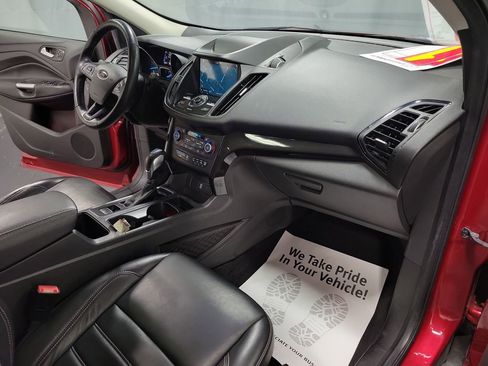 Used 2019 Ford Escape Titanium image 25