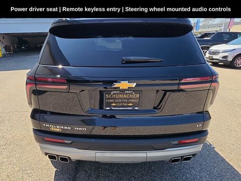 Used 2024 Chevrolet Traverse LT w/ Enhanced Driving Package image 4