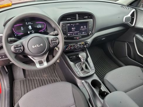 Used 2024 Kia Soul LX w/ Option Group 015 FWD image 16
