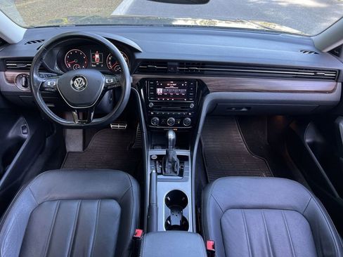 Used 2020 Volkswagen Passat 2.0T SEL image 22