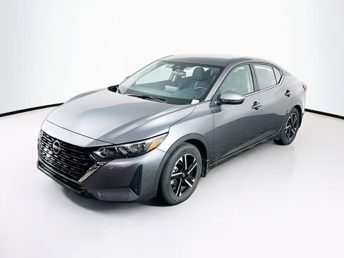 Used 2025 Nissan Sentra SV image 3