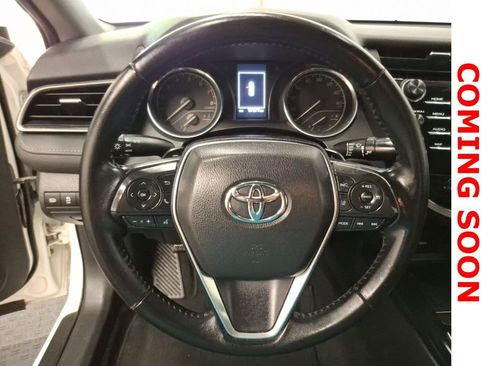 Used 2019 Toyota Camry SE FWD image 18