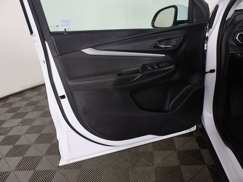 Used 2023 Chevrolet Bolt EUV LT image 19