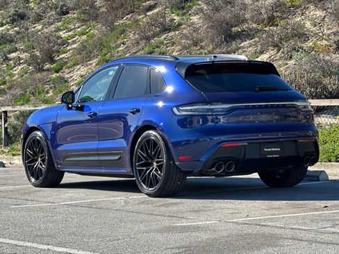 New 2026 Porsche Macan GTS image 3