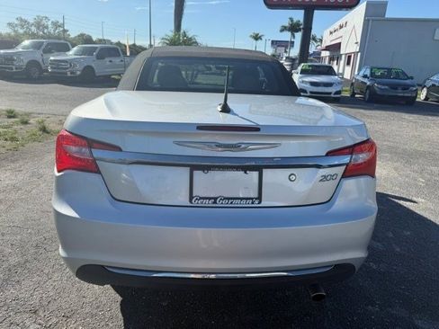 Used 2012 Chrysler 200 Touring image 4