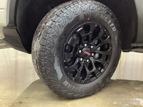 New 2026 GMC Canyon Elevation w/ Convenience Package image 30