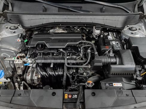 Used 2025 Hyundai Kona SEL FWD image 3