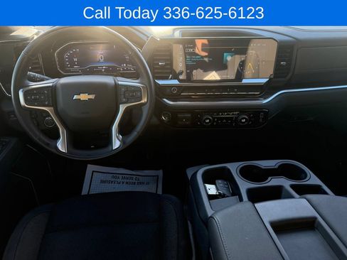 Used 2025 Chevrolet Silverado 3500 LT AWD/4WD image 12