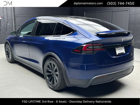 Used 2023 Tesla Model X Plaid image 4
