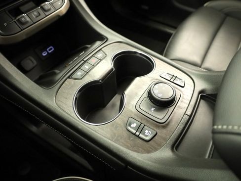 Used 2023 GMC Acadia Denali w/ Denali Ultimate Package image 23