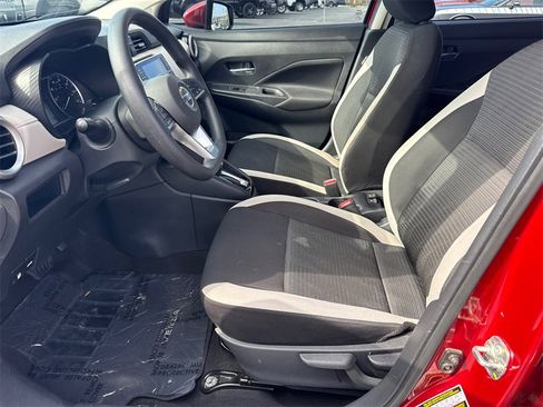 Used 2021 Nissan Versa SV image 10