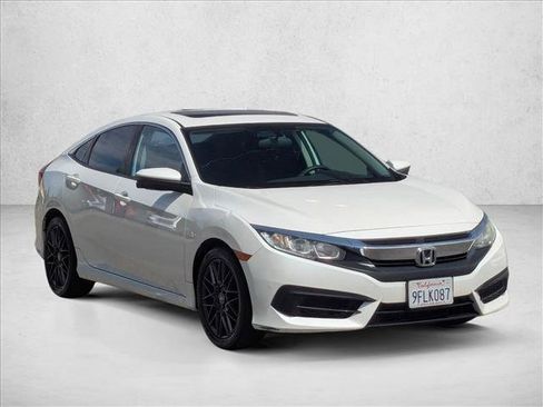 Used 2016 Honda Civic EX image 3