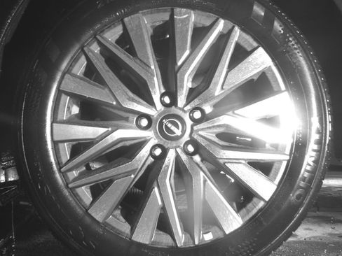 Used 2025 Nissan Altima 2.5 SV FWD image 14