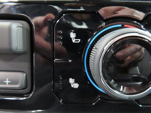 Used 2025 Chevrolet Silverado 2500 LT image 63