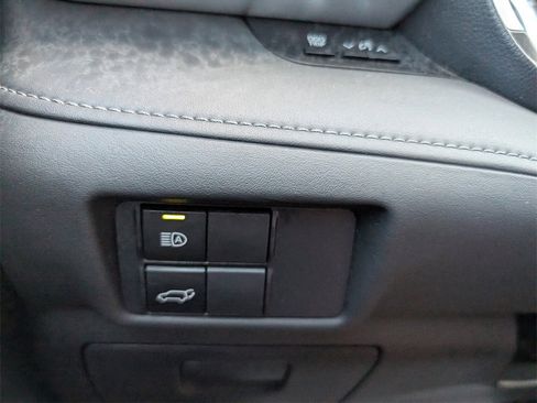 Used 2022 Toyota Highlander XLE image 23