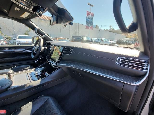 Used 2022 Jeep Wagoneer Series II RWD image 28