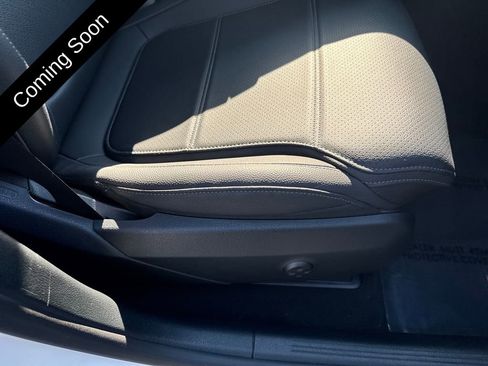 Used 2025 Mercedes-Benz GLC 300 4MATIC image 88