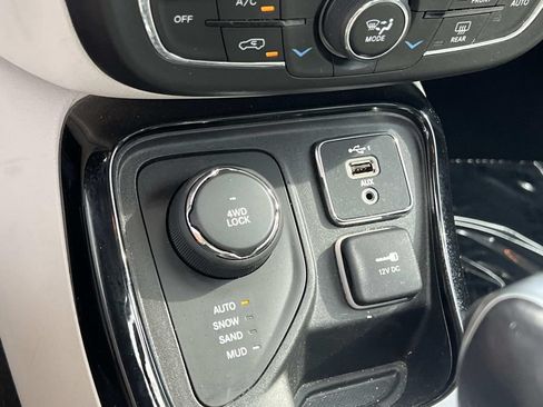 Used 2021 Jeep Compass Limited w/ Elite Interior Group AWD/4WD image 20