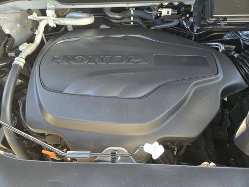 Used 2022 Honda Pilot Touring image 32