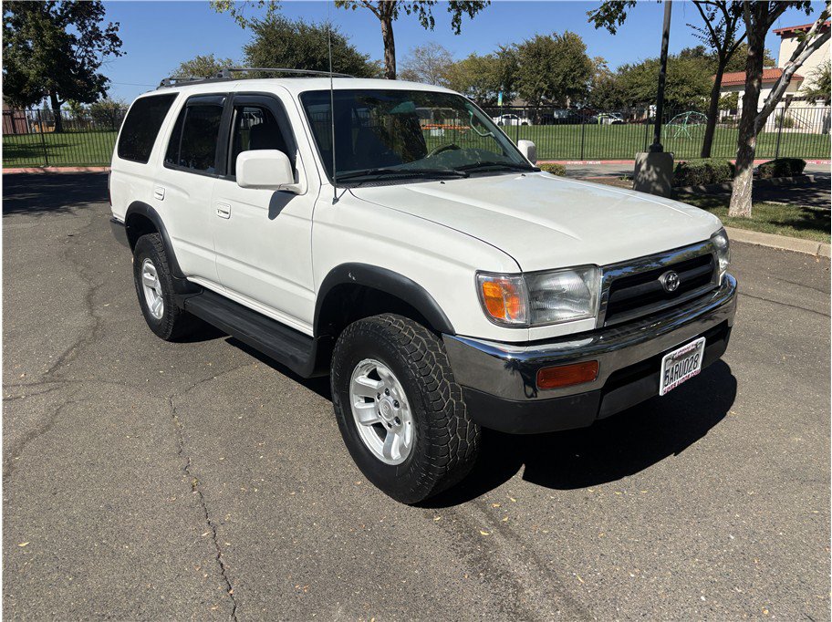 Used 1998 Toyota 4Runner SR5 w/ Preferred Equipment Group 1 AWD/4WD image 4