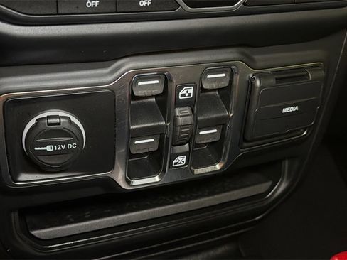 Used 2020 Jeep Gladiator Overland image 32