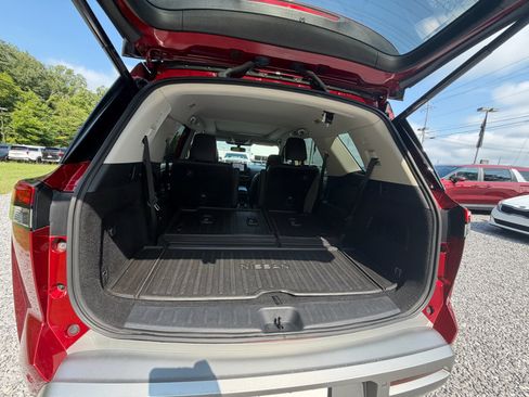 Used 2022 Nissan Pathfinder SL w/ SL Premium Package FWD image 32