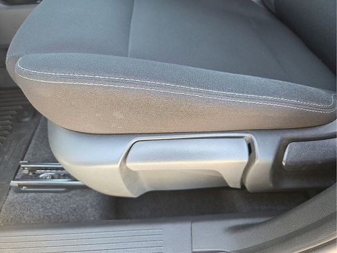 Used 2023 Nissan Rogue S AWD/4WD image 14