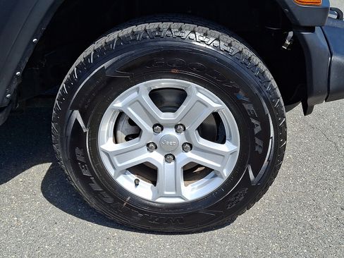 Used 2022 Jeep Wrangler Unlimited Sport AWD/4WD image 8