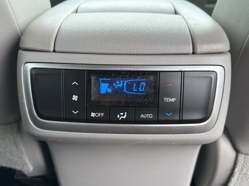 Used 2016 Toyota Highlander Plus AWD/4WD image 26