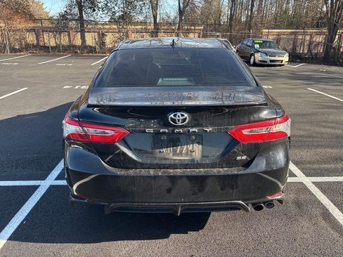 Used 2020 Toyota Camry SE image 7