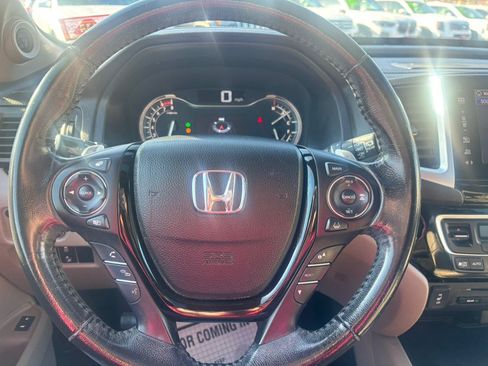 Used 2016 Honda Pilot Touring image 23