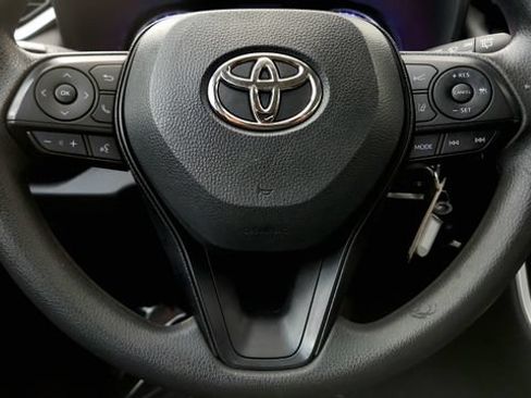 Used 2022 Toyota RAV4 LE FWD image 57