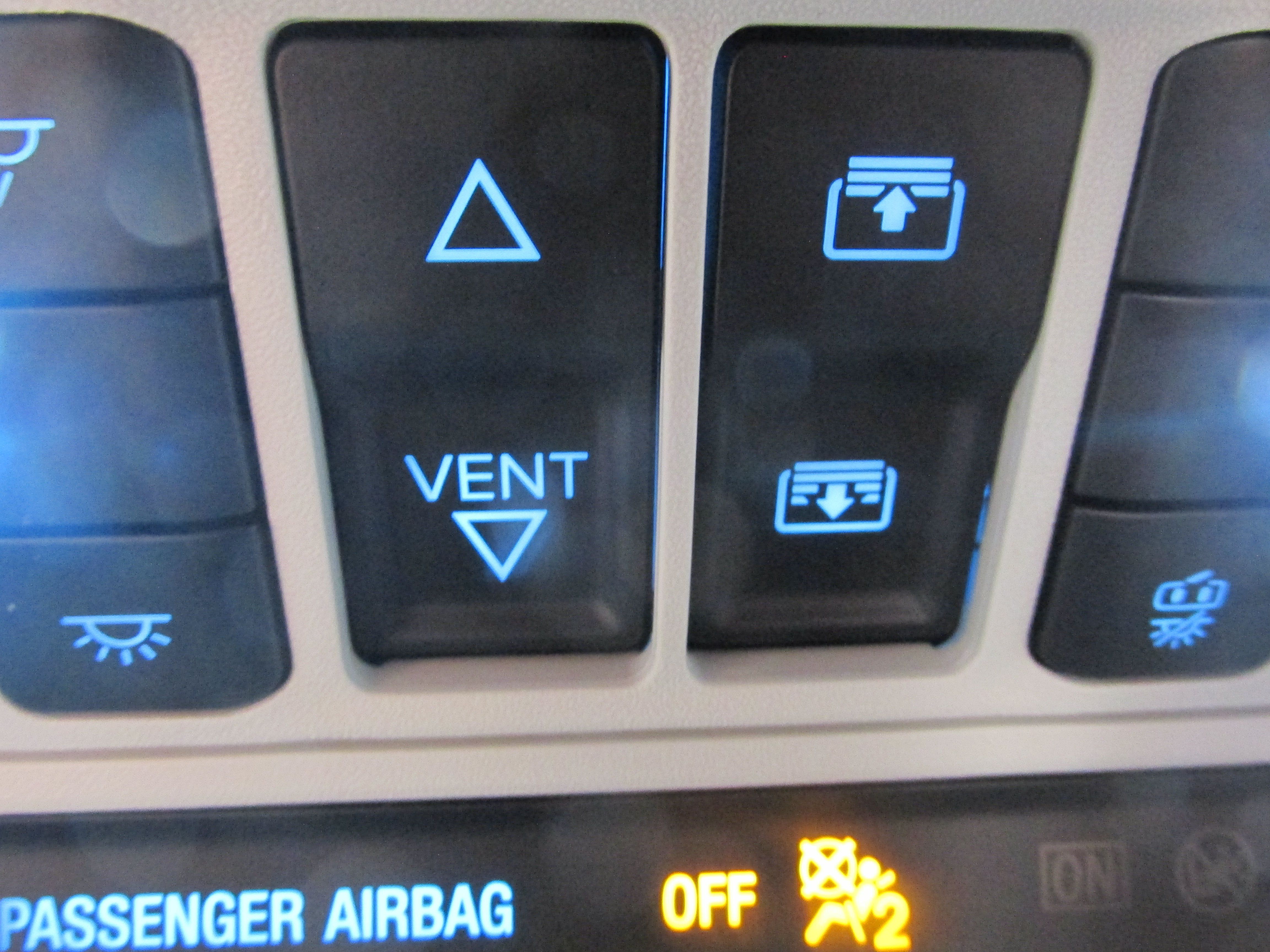 Used 2025 Ford Explorer Active w/ Active Comfort Package AWD/4WD image 43