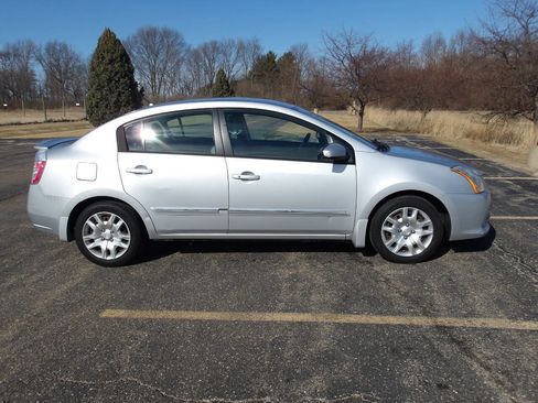 Used 2011 Nissan Sentra 2.0 S w/ Convenience Pkg image 2