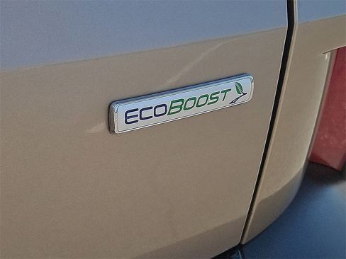 Used 2020 Ford Escape SE image 12