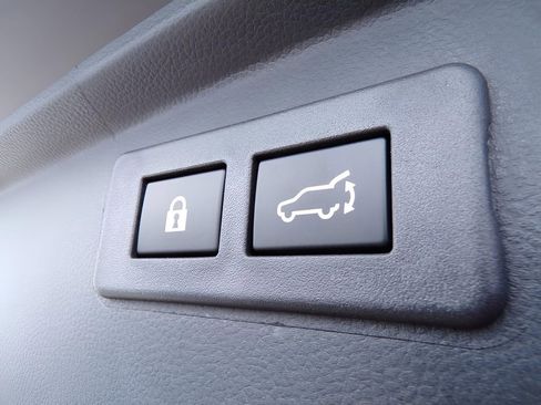 Certified 2025 Subaru Outback Premium image 10