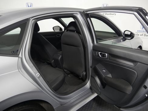 Used 2023 Honda Civic Sport image 8
