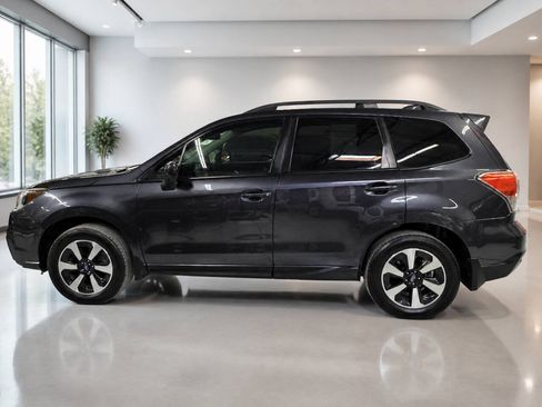 Used 2017 Subaru Forester 2.5i Premium AWD/4WD image 2