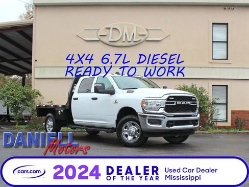 Used 2024 RAM 2500 Tradesman w/ Chrome Appearance Group image 1