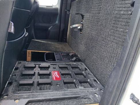 Used 2016 Toyota Tacoma SR5 w/ SR5 Appearance Package (SN) image 11