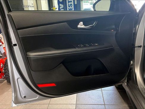 Used 2023 Kia Forte GT-Line FWD image 9