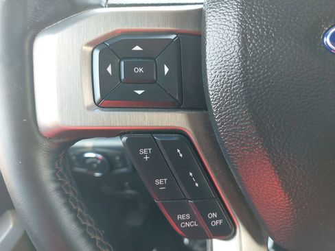 Used 2022 Ford F250 Platinum w/ FX4 Off-Road Package image 17