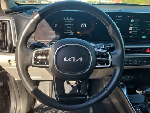 Used 2024 Kia Sorento S w/ Panoramic Sunroof Package FWD image 22