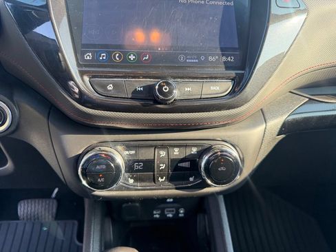 Used 2022 Chevrolet TrailBlazer RS w/ Technology Package FWD image 37