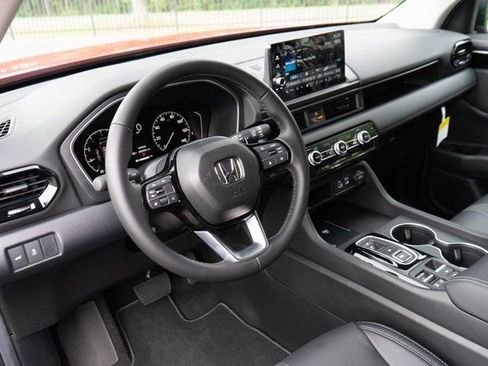 New 2025 Honda Pilot EX-L image 3