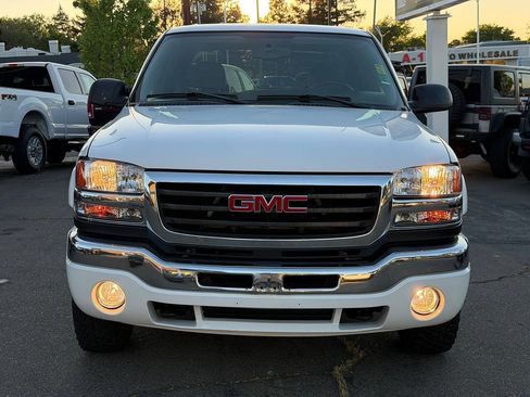Used 2004 GMC Sierra 2500 SLE AWD/4WD image 4