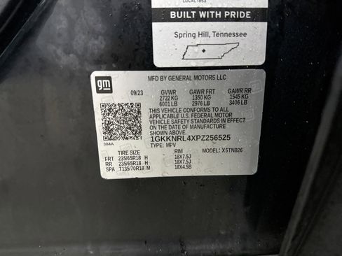 Used 2023 GMC Acadia SLE image 11